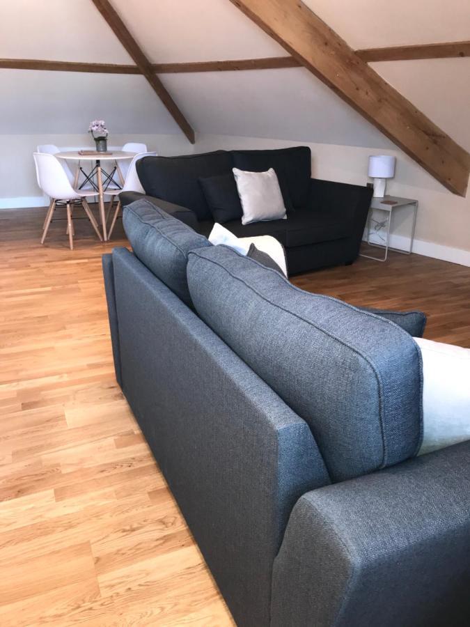 4, 1 Laura Place