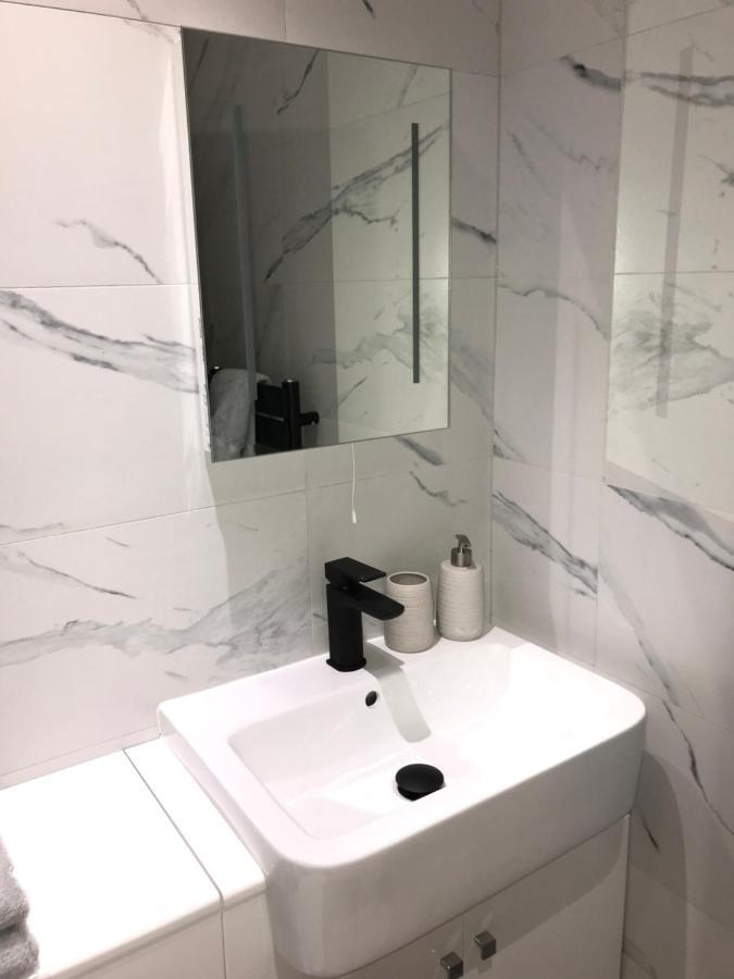 4, 1 Laura Place