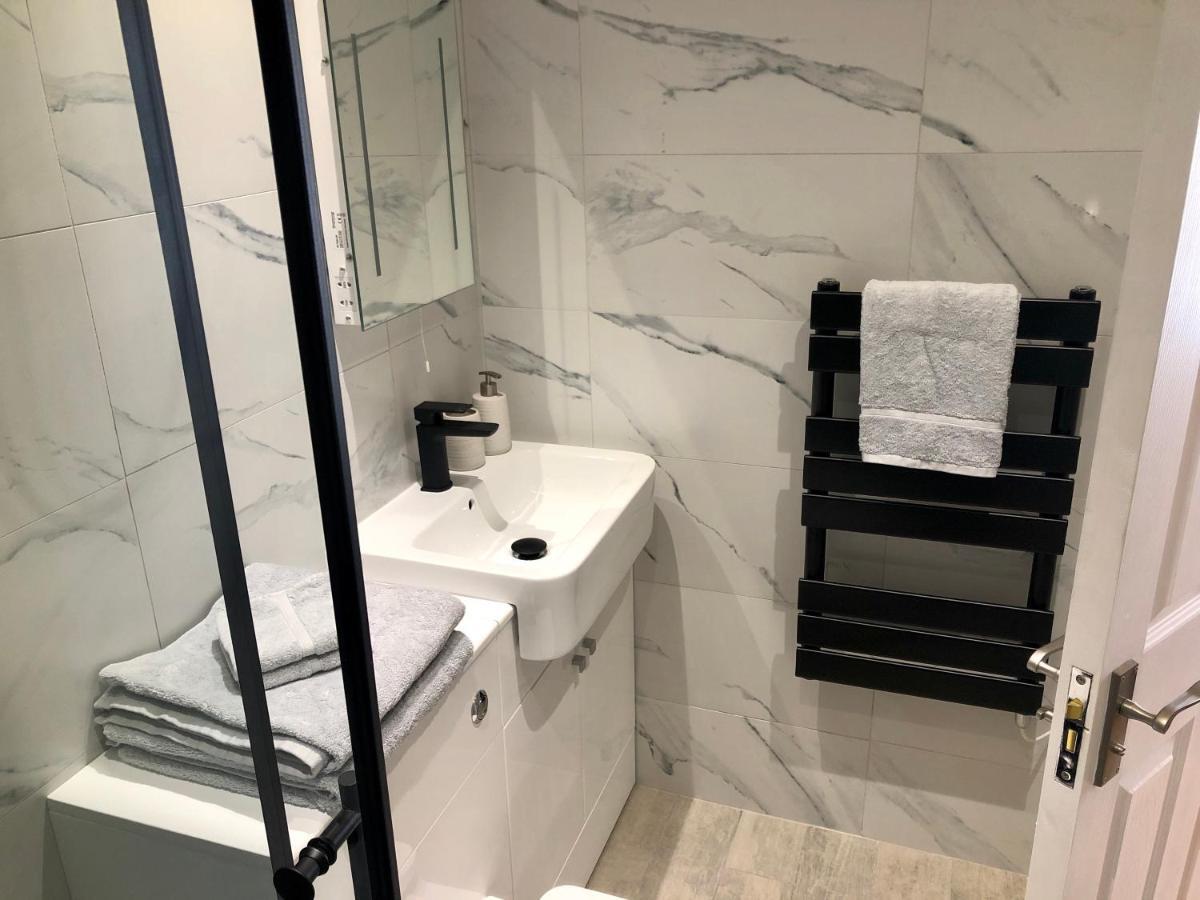 4, 1 Laura Place Apartment